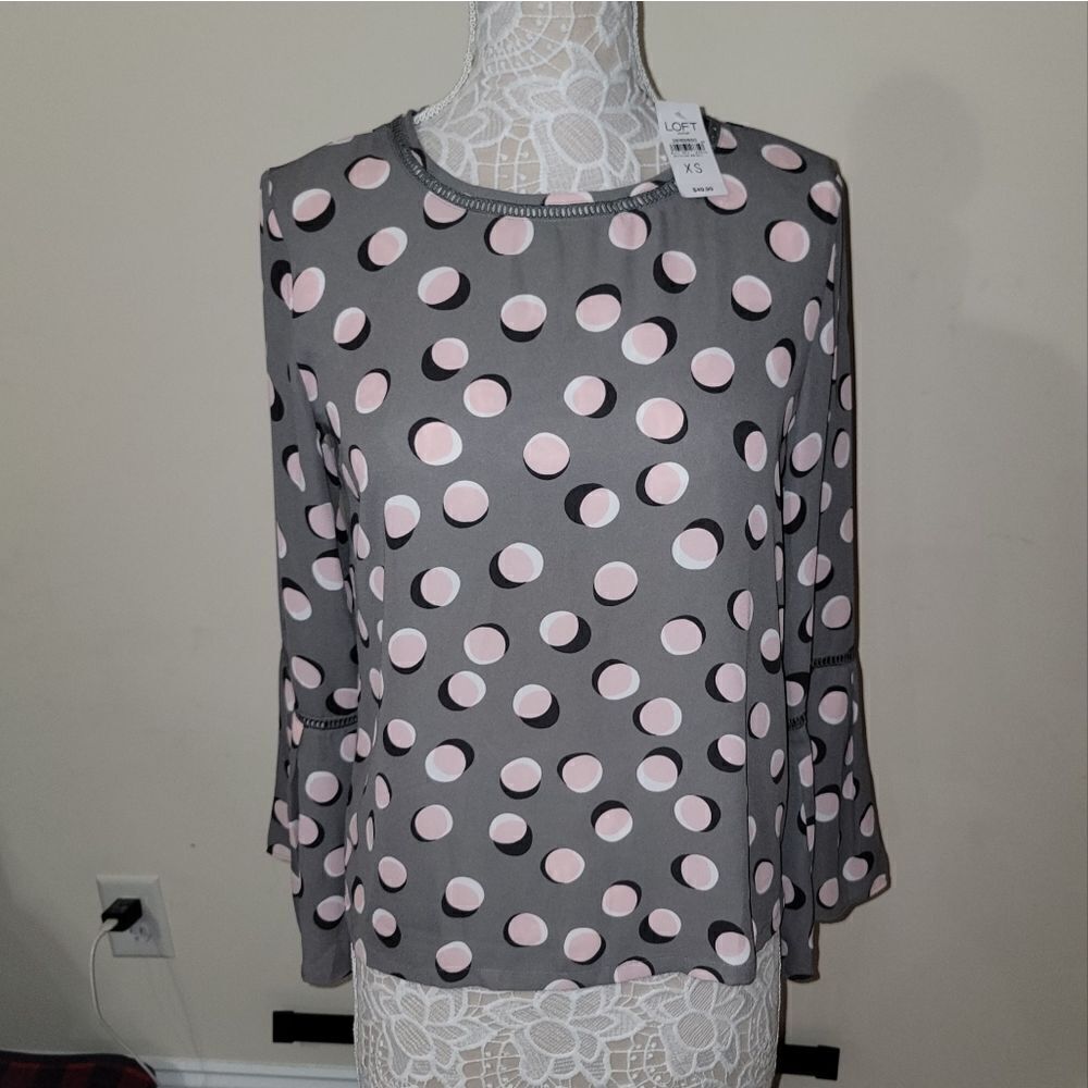 New Ann Taylor Shadow Polka-dot Gray Pink White Blouse Bell Sleeve Shirt Size XS